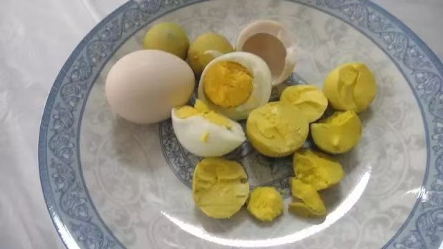 蛋黃油是個(gè)寶，掌握制作方法不可少！